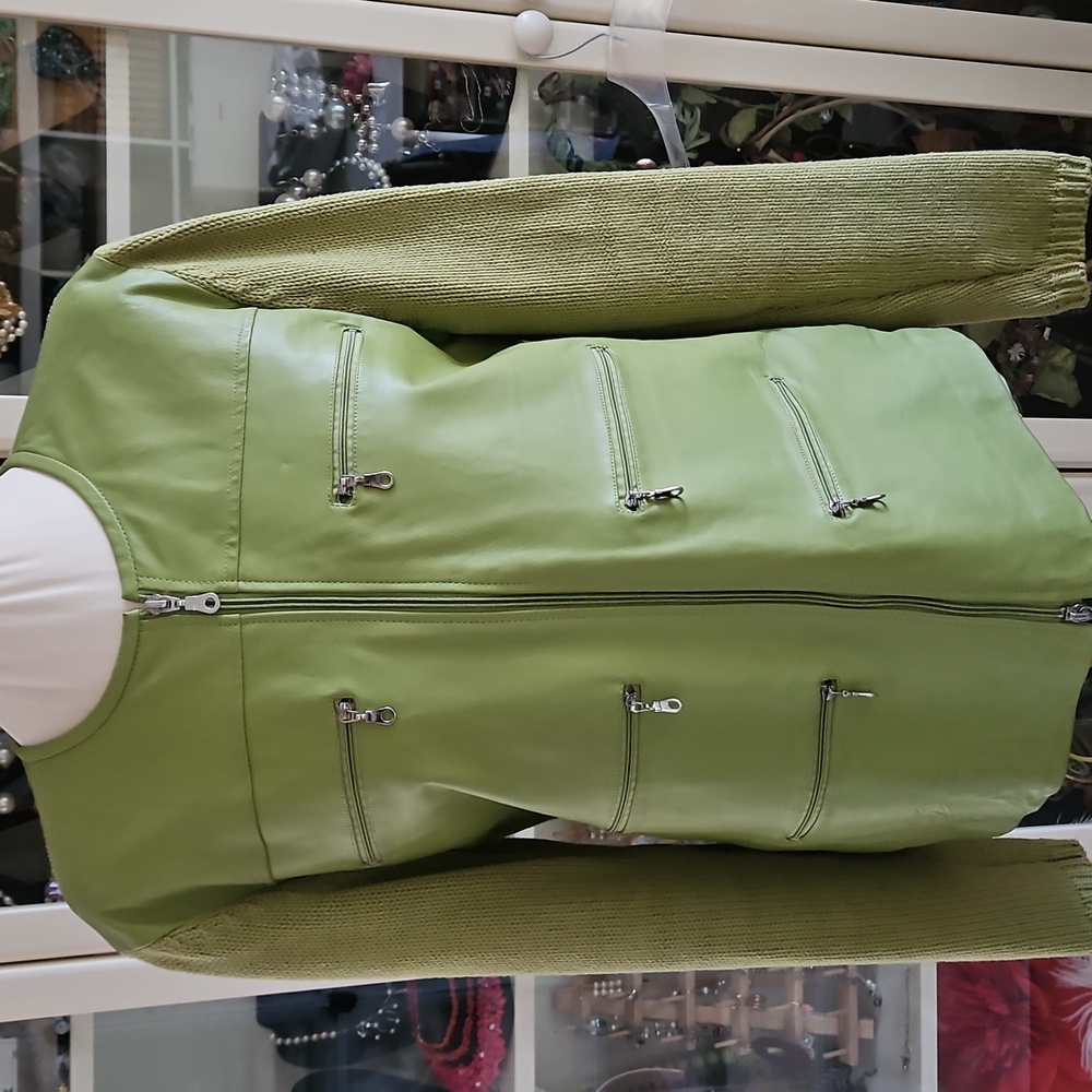 VINTAGE! Olive Green Women's LEATHER Jacket